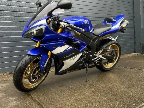 2008 Yamaha R1 2008 | 37.000 km | Zeer Nette Staat | LeoVince - €6,995 · Bidding (1/1)