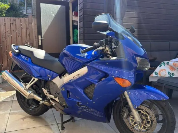 2000 Honda VFR 800 - Bidding (1/1)