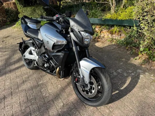 2010 Suzuki B King - € 8.750 · Bieden (1/1)