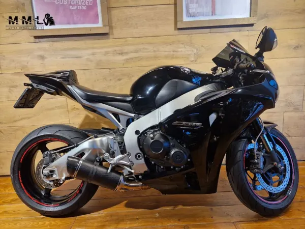 2011 Honda CBR 1000 RR Fireblade - €8,950 (1/1)