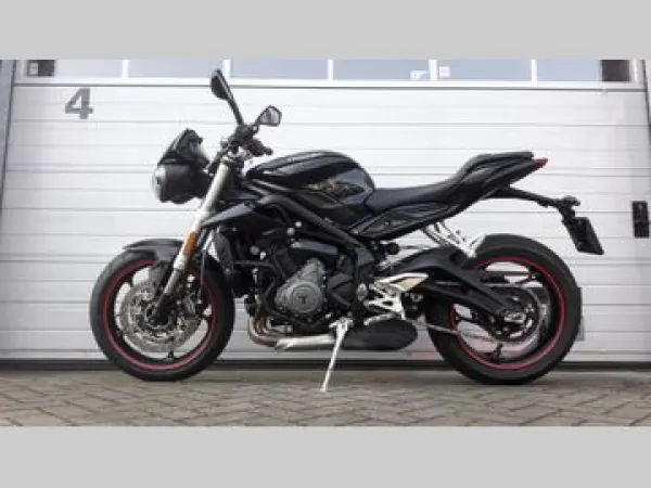 2018 Triumph Street Triple S - € 8.489 (1/1)