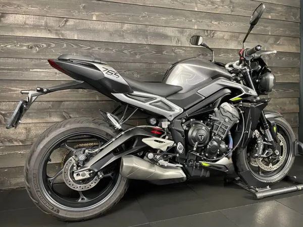 2024 Triumph Street Triple R - €9,750 (1/1)