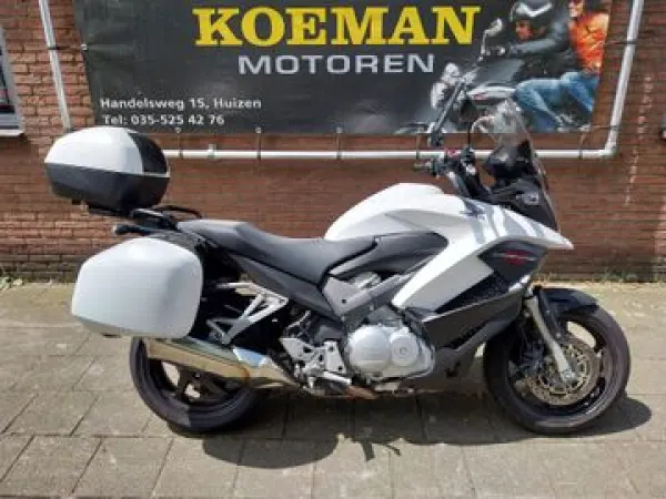 2014 Honda VFR 800 X Crossrunner ABS - € 6.995 (1/1)