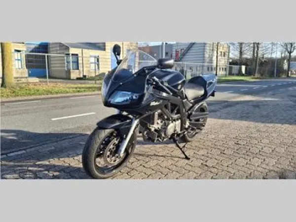 2010 Suzuki SV 650 S - € 3.500 (1/1)