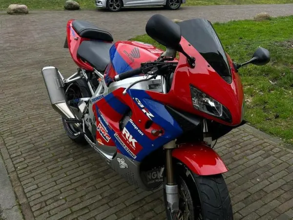 Bouwjaar onbekend Honda Fireblade - € 2.800 · Bieden (1/1)