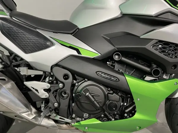 2025 Kawasaki Z 7 Hybrid - €6,999 (1/1)