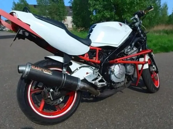 Bouwjaar onbekend Honda CBR 600 F - € 1.200 · Bieden (1/1)
