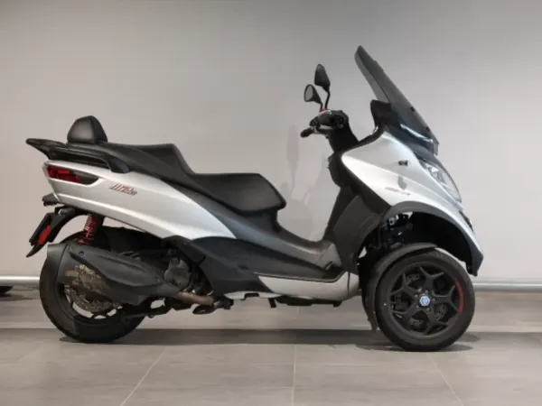 2022 Piaggio MP3 400 - €8,340 (1/1)