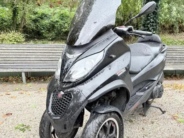 2015 Piaggio MP3 500 LT Sport ABS ASR-2015-Goed Onderhouden - €5,300 · Bidding (1/1)