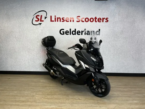 2023 SYM Cruisym Alpha 300 Mat Zwart 2023 - €4,495 (1/1)