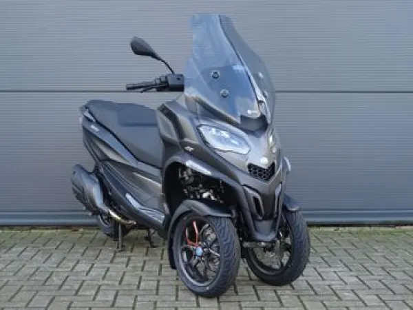 2026 Piaggio MP3 530 HPE Advance Exlusive - € 14.599 · Bieden (1/1)