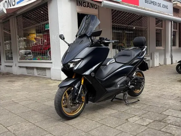2020 Yamaha Tmax Tech Max | Midnight Custom Blue | Arrow Uitlaat - € 12.499 (1/1)