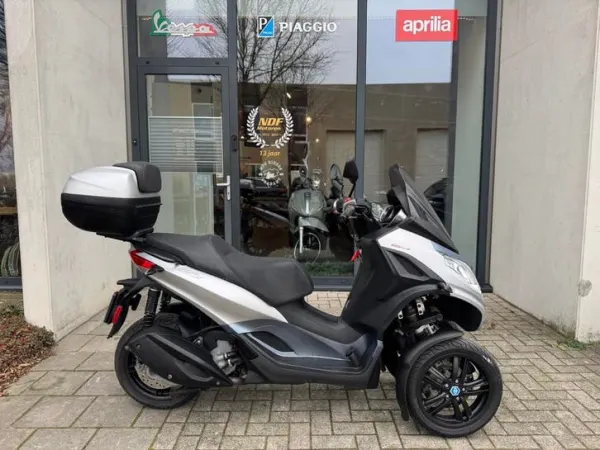 Bouwjaar onbekend Piaggio mp3 300cc hpe abs asr 2019 autorijbewijs! - € 4.950 · Bieden (1/1)