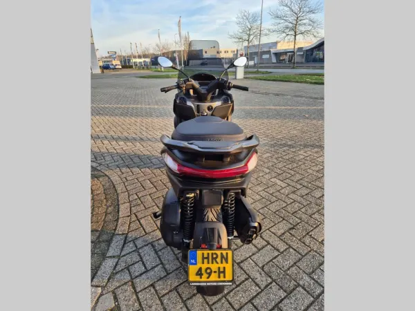 2025 Piaggio MP3 530 HPE Advance Exlusive - € 12.995 (1/1)