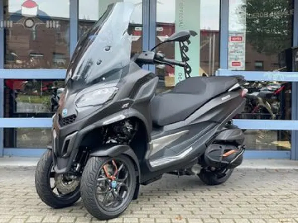 2026 Piaggio MP3 530 HPE Advance Exlusive - € 14.500 (1/1)