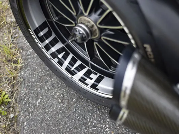 2011 Ducati Diavel - € 17.987 (1/1)