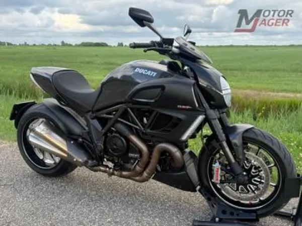 2011 Ducati Diavel Carbon - € 11.499 (1/1)