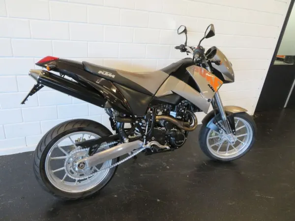 2000 KTM 640 Duke II - € 3.450 (1/1)