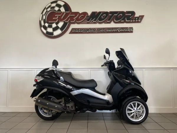 2009 Piaggio MP3 400 Touring - € 4.750 (1/1)