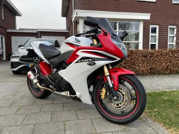 2011 Honda CBR 600 F - € 5.450 · Bieden (1/1)