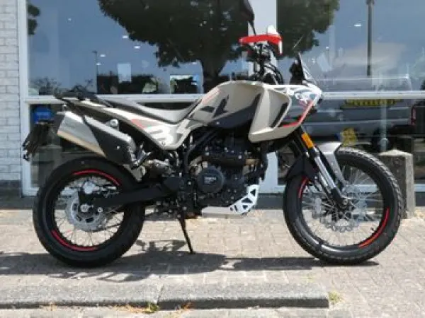 2026 Benelli BKX 300 - € 5.499 (1/1)