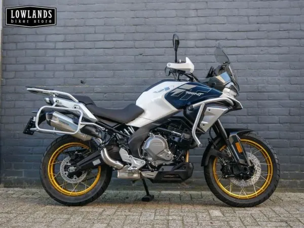 2025 Cfmoto 700 MT Adventure (bj 2026) - €7,999 · Bidding (1/1)