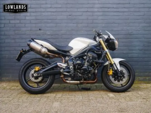 2011 Triumph Street Triple 675 - € 4.995 (1/1)