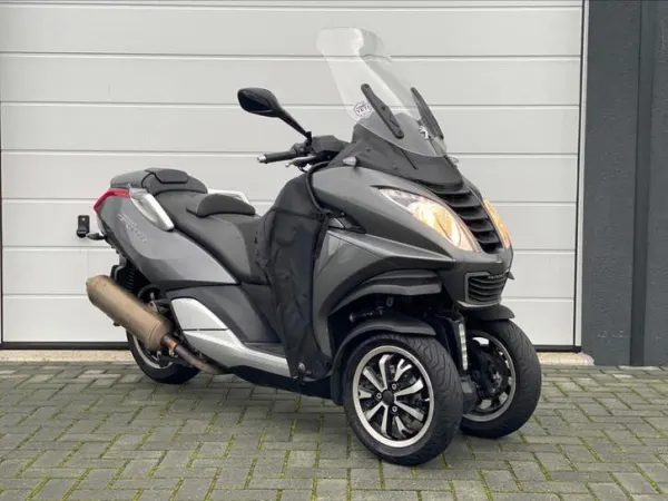 2015 Peugeot Metropolis 400i | Lage km Stand | 2015 - €4,995 · Bidding (1/1)