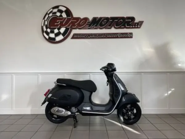2022 Vespa GTS Super Tech 300 - € 7.199 (1/1)