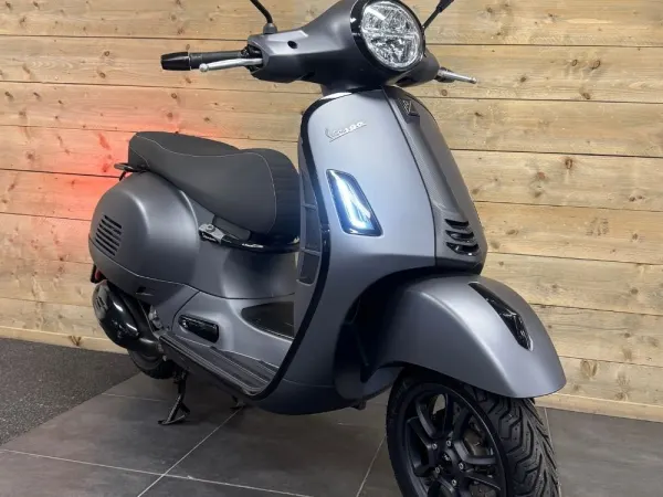 2023 Vespa GTS 300 Supersport Grigio Matt Bitubo Special 03-2023 - € 5.250 (1/1)