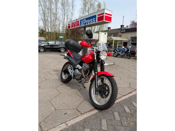 1999 Honda SLR 650 - €2,650 · Bidding (1/1)