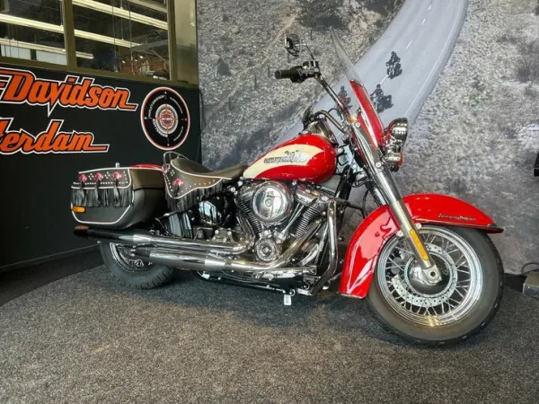 2024 Harley-Davidson Hydra Glide Revival - € 29.990 (1/1)