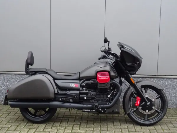 2017 Moto Guzzi MGX 21 - €20,945 (1/1)