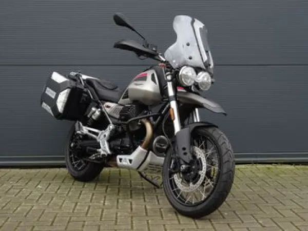 2023 Moto Guzzi V 85 TT - €12,299 · Bidding (1/1)
