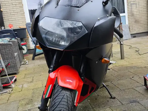 2001 Aprilia RSV Mille - € 2.400 (1/1)