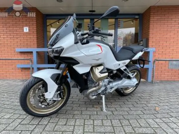 2026 Moto Guzzi V 100 Mandello - € 13.999 (1/1)