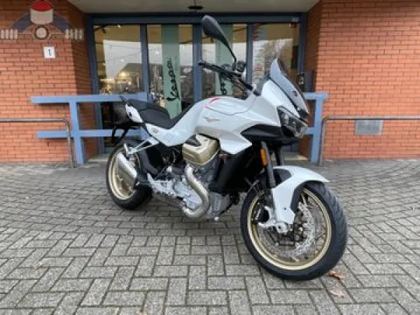 2026 Moto Guzzi V 100 Mandello - €12,999 (1/1)