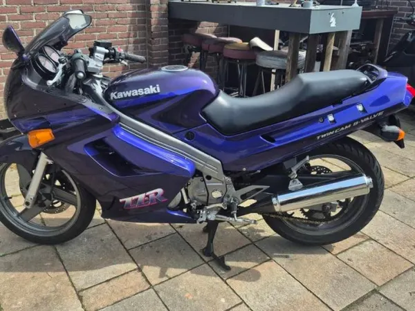 1993 Kawasaki ZZ-R250 1993 - €600 · Bidding (1/1)