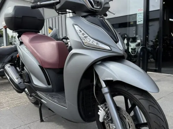 2022 Kymco People S 300cc BTW Motorscooter - € 4.950 (1/1)