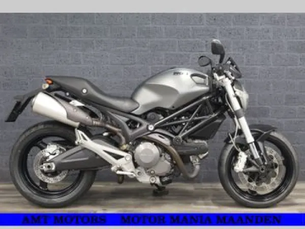2010 Ducati M 696 - €4,790 (1/1)