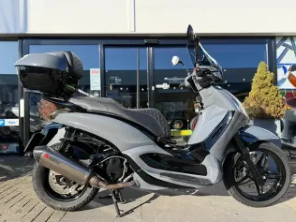 2020 Piaggio Beverly 350 - €5,999 (1/1)