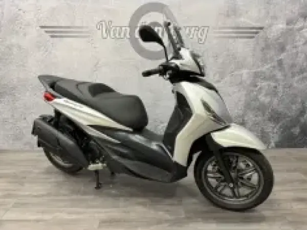 2025 Piaggio Beverly 400 S - €6,295 (1/1)