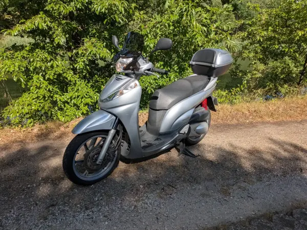 2008 Honda SH 300 - €1,949 · Bidding (1/1)