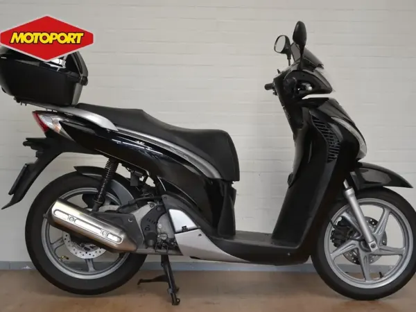 2011 Honda SH 125i - € 1.990 (1/1)