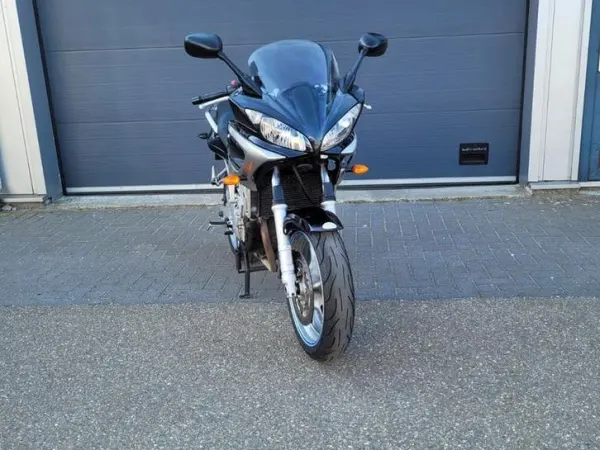 2004 Yamaha FZ 6 Fazer - €2,950 · Bidding (1/1)