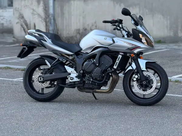 2012 Yamaha FZ 6 - €4,100 · Bidding (1/1)
