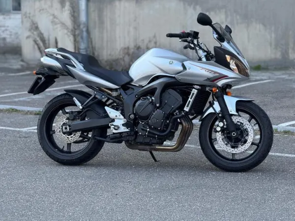 2012 Yamaha FZ 6 - € 4.100 · Bieden (1/1)