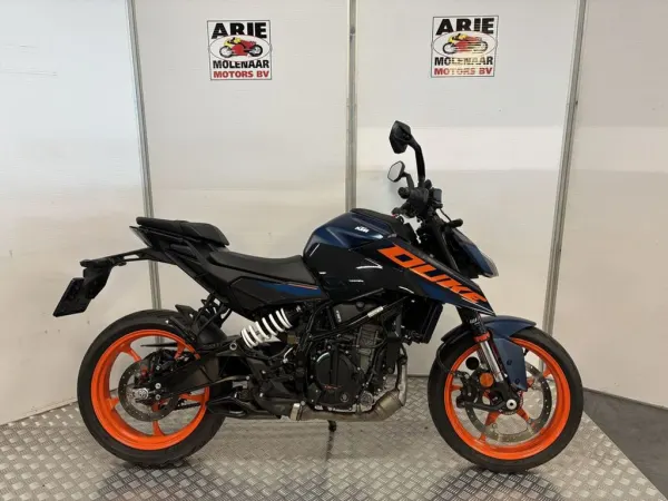 2025 KTM 125 Duke - € 4.990 (1/1)