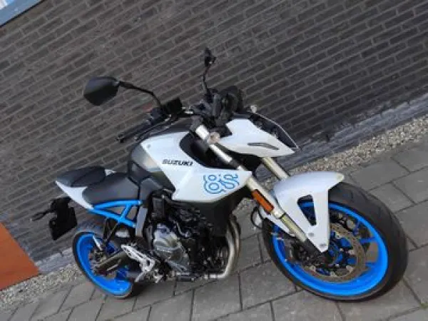 2024 Suzuki GSX-8S - € 7.450 (1/1)