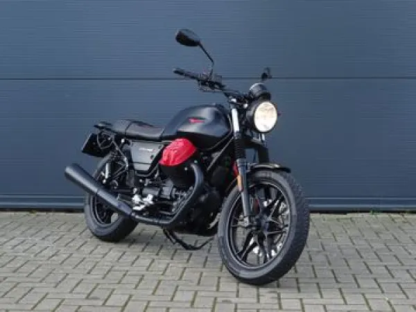 2019 Moto Guzzi V 7 III Carbon - €7,499 · Bidding (1/1)